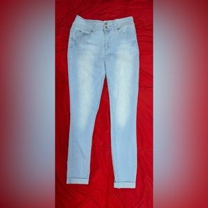 YMI wannabettabutt skinny cropped jeans